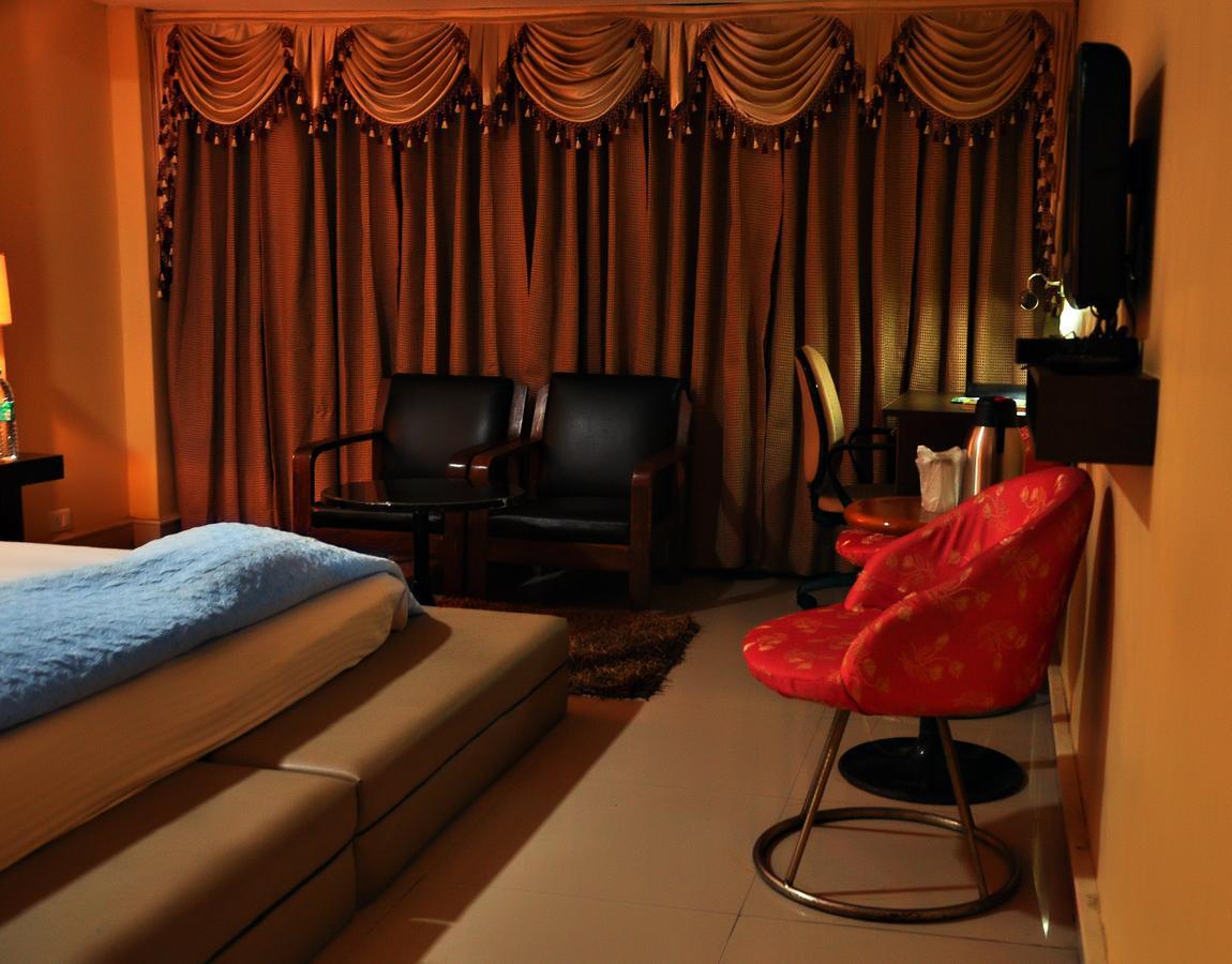 Hotel Unite Pathankot Luaran gambar