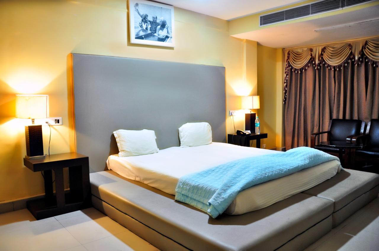 Hotel Unite Pathankot Luaran gambar
