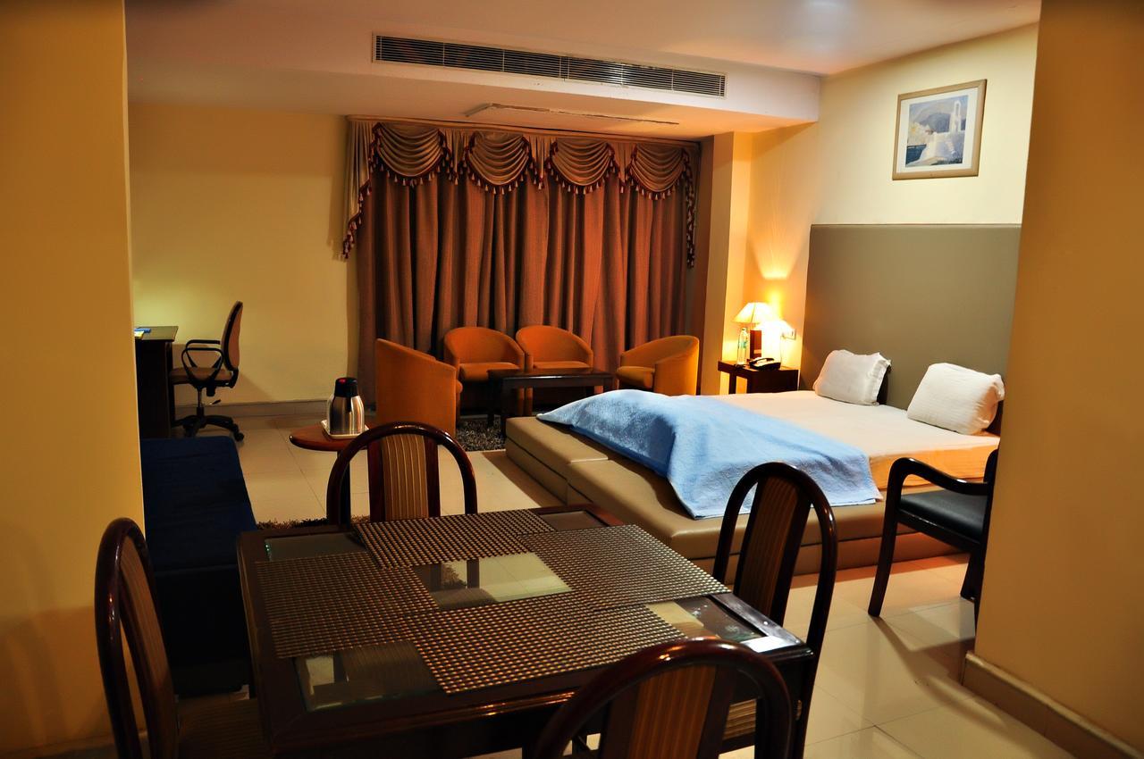 Hotel Unite Pathankot Luaran gambar
