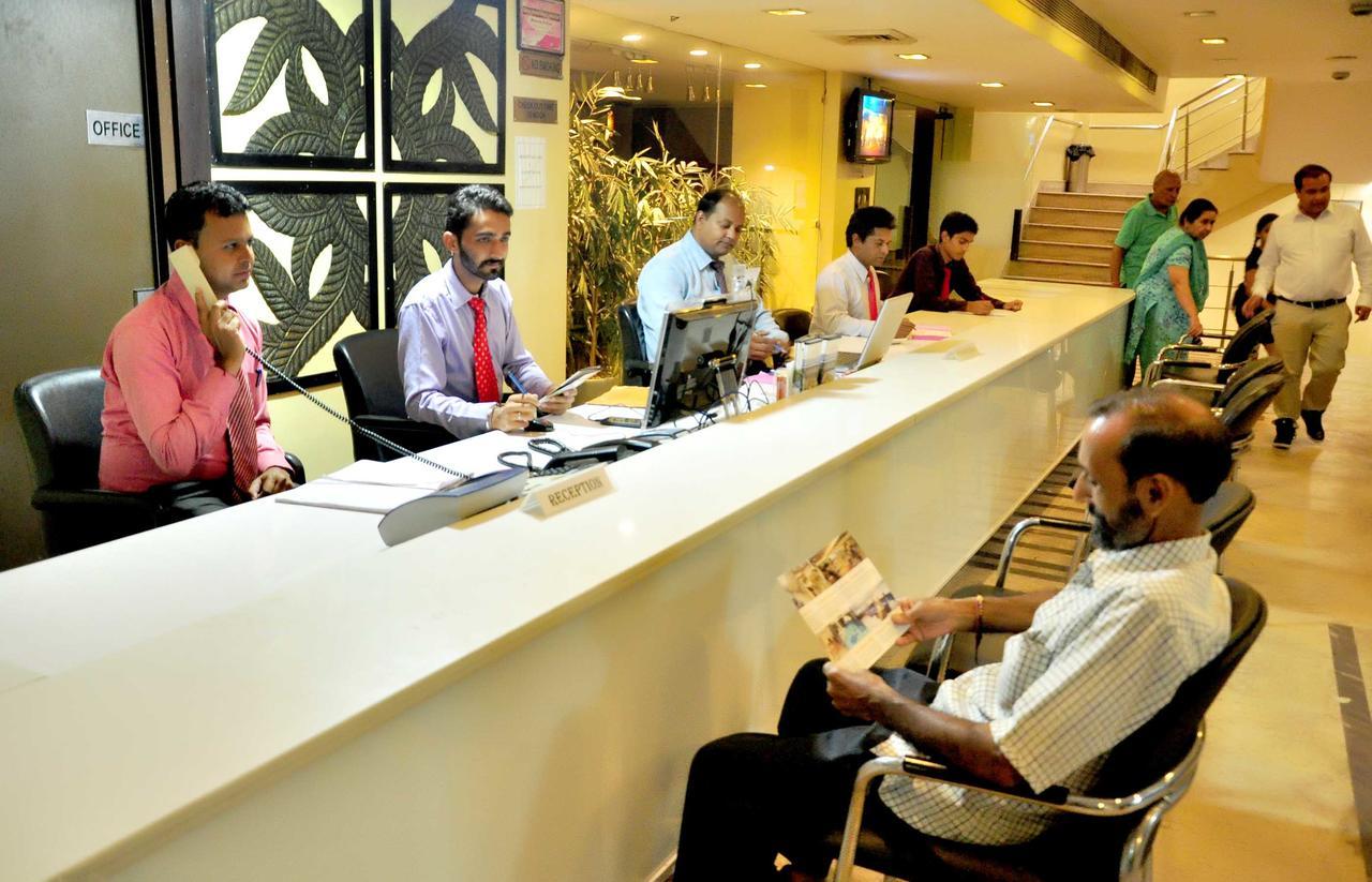 Hotel Unite Pathankot Luaran gambar